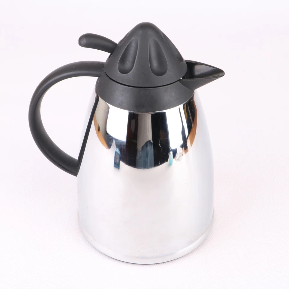 Jarra térmica plateada con acabado en acero inoxidable Copco Foto 1 de 4