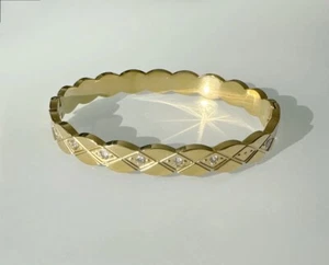 Stainless Steel Edge Patterned Women Tarnish-Free Bangle Bracelet Size 7.5 - Picture 1 of 8