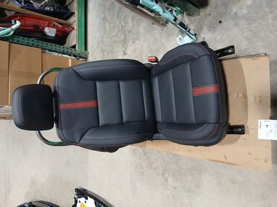 Assento de couro dianteiro direito passageiro 13560606 para 24-25 Traverse 3058662 - Imagem 1 de 4