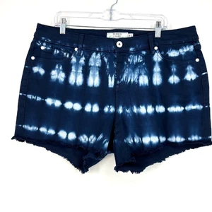 Torrid Denim Womens Sz 18 Cutoff Jean Shorts Navy Blue Tie Dye Pattern 5 Pockets - Picture 1 of 7