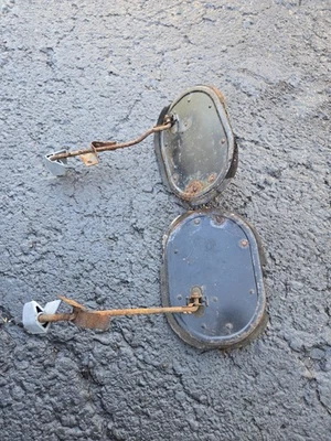 1967-1972 C10 C20 C30 Chevrolet K10 ROUGH KICK PANEL DOOR Floor VENTS KNOB - Image 1 of 4