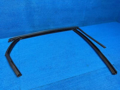 2013 - 2016 FORD FUSION REAR RIGHT SIDE DOOR WINDOW GLASS RUN CHANNEL SEAL OEM - Image 1 of 4