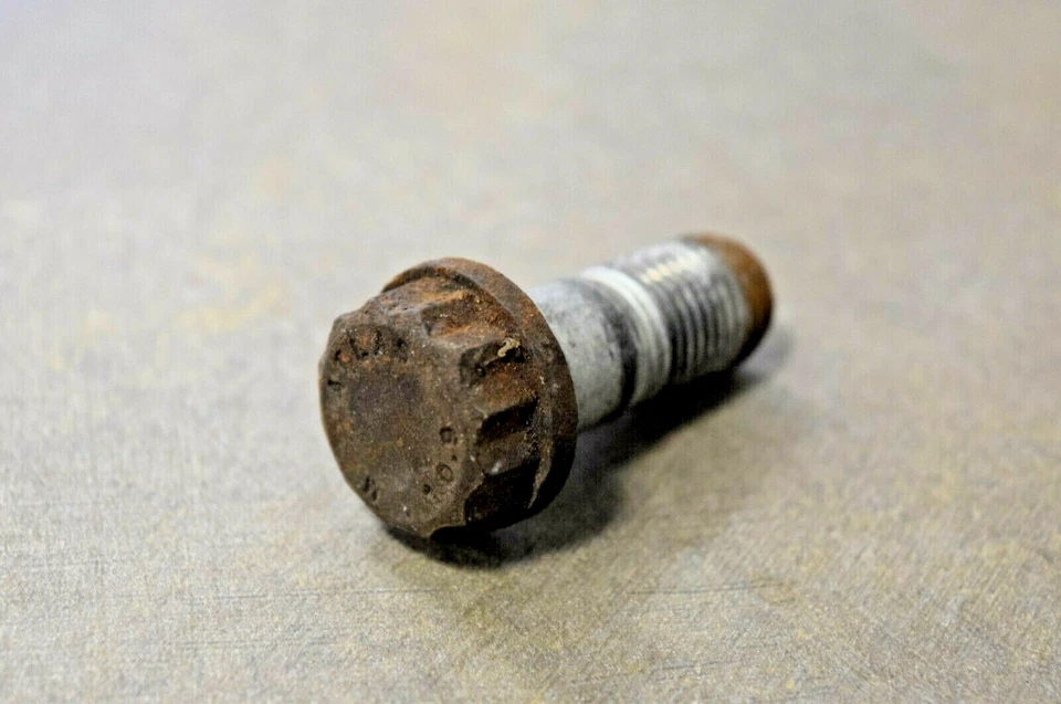 Land Rover Discovery 2 P38 Front Brake Caliper Carrier Bracket Bolt Left Right   - Image 1 of 1