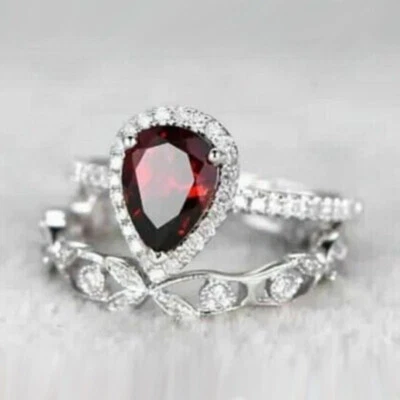 Conjunto de anillo de boda nupcial de diamantes granate rojo de 2,50 quilates enchapado en oro blanco de 14 quilates Foto 1 de 4