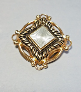 1950-60 WESTERN GERMANY GOLD TONE METAL DIAMOND  SHAPE SCARF CLIP ORNATE SIGNED