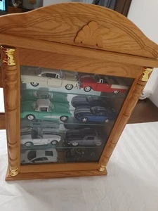 VINTAGE DIE CAST CAR COLLECTION IN MIRRORED OAK WOOD CABINET - Picture 1 of 24