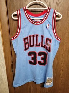 Scottie Pippen Mitchell & Ness Men's 1997-98 Throwback Jersey Blue Large NBA HWC - Picture 1 of 13