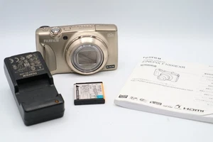 Fujifilm Finepix F1000EXR rot Digitalkamera - Bild 1 von 7