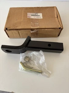 Toyota Hitch Ball Mount OEM PT228-34075 Assembly Genuine New Open Box - Bild 1 von 5