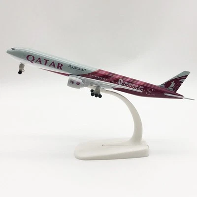 Modellino Aereo Diecast in Lega 1:350 - Boeing 777 Qatar Airways FIFA 2022 -20cm - Immagine 1 di 4
