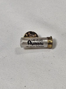 Vintage Las Vegas LV Aladdin 1993 Trap Shoot Bullet Pin. Hut Revers - Bild 1 von 3