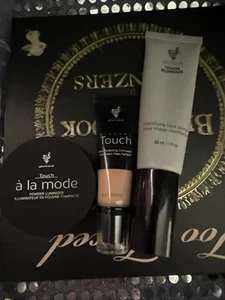 younique Highlighter - Picture 1 of 1