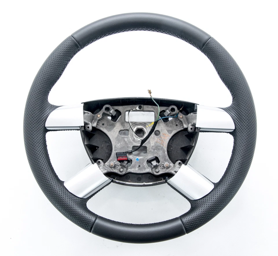 Lenkrad beziehen mit Leder für Ford Focus Mk2 JAHR 2006 NEU LEDER - Bild 1 von 4