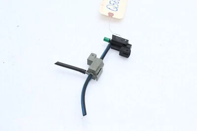 02-05 BMW 745I 745LI VACUUM SOLENOID VALVE Q5602 - Image 1 of 4