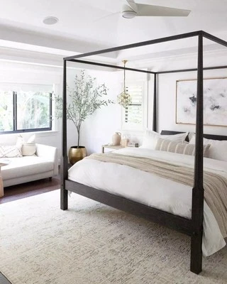 Cama con cuatro carteles Serena & Lily Whitaker (rey)-ébano/marrón negro Foto 1 de 4