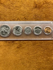 1972 S US Mint Proof Set - Uncirculated - Plastic Holder  - Picture 1 of 2