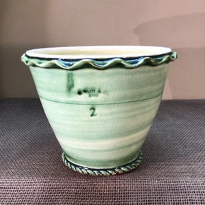 G. Wolff Keramik grüne Vase/Übertopf #2, 5” x 6” hoch hergestellt 2002 hervorragender Zustand - Bild 1 von 6