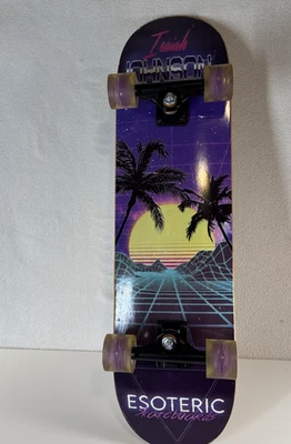 Monopatines Esotéricos Púrpura Puesta de Sol Palmeras Cubierta Usado Excelente Foto 1 de 4