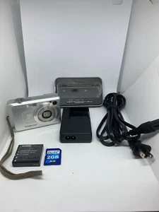 Casio Exilim EX Z750 7.2 MegaPixel Digital Camera - Picture 1 of 7