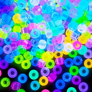 Cuentas de Poni Brillan en la Oscuridad a Granel, 1000+ Piezas 6X9Mm Cuentas de Pelo Rave Kandi Acrílico B - Imagen 1 de 12