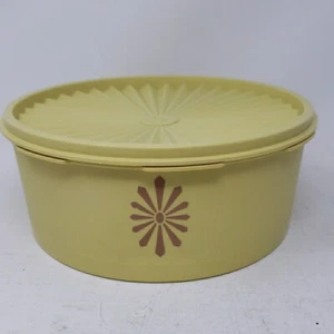 Tupperware Harvest Gold Yellow Sunburst Servalier 1204 Canister & 1205 Lid - Picture 1 of 10