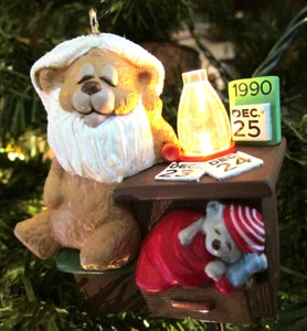Hallmark Keepsakes Magic 1990 siesta corta Beary - Imagen 1 de 17