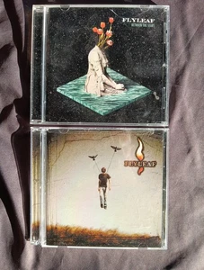 FLYLEAF 2 CD + DVD Lot SELFTITLED & BEtWEEN THE STARS wie neu RESTAURIERT neue Hüllen - Bild 1 von 3