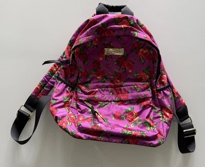 Mochila de viaje Betsy Johnson con estampado floral para niñas y mujeres Foto 1 de 4