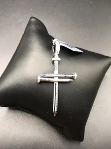 Colgante para hombre con cruz de uñas de circonita cúbica de plata de ley 925 - Imagen 1 de 12
