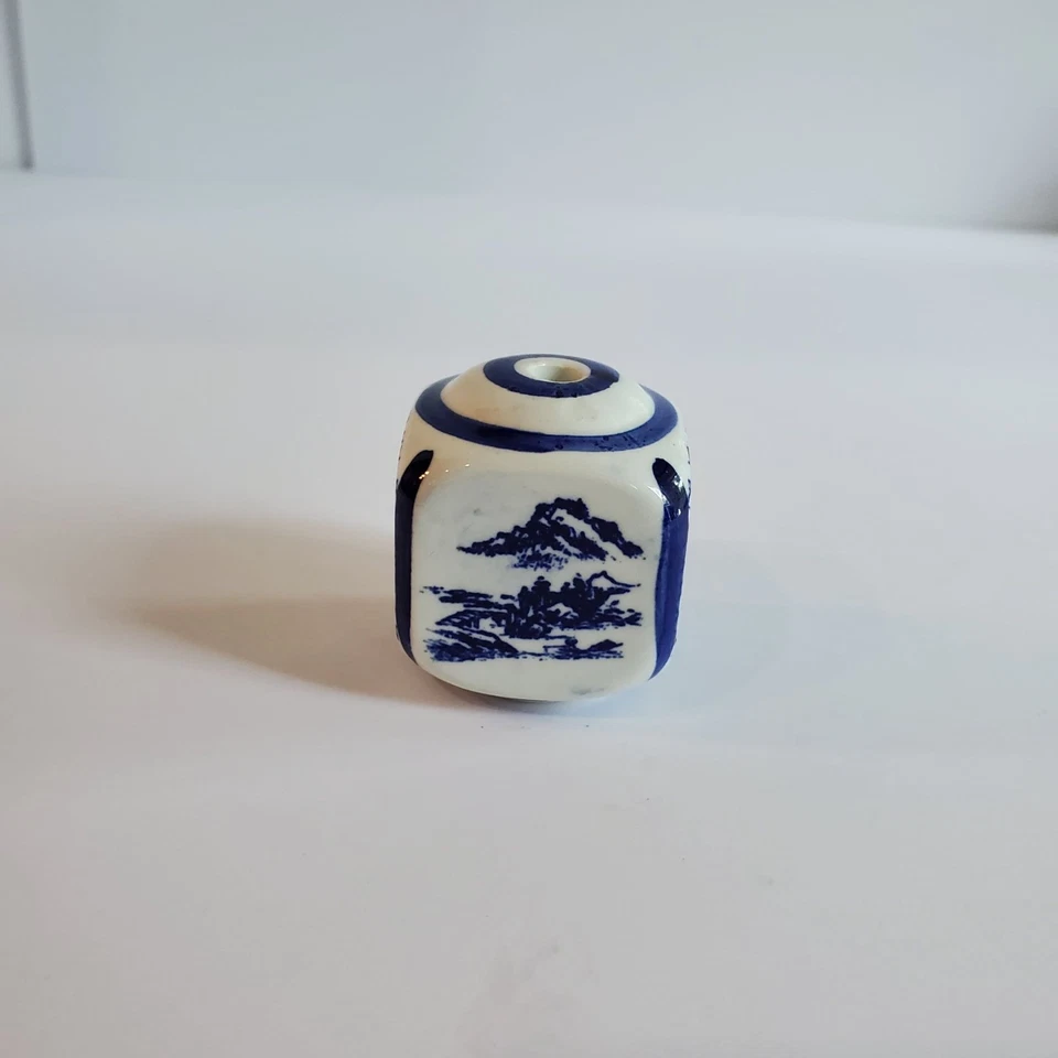 Acabados chinos vintage azul y blanco porcelana diseño paisaje sereno Foto 1 de 4