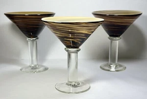3 vasos de Martini remolino ámbar dorado y marrón soplado a mano tallos de pedestal grueso transparente - Imagen 1 de 24