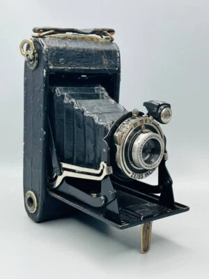 Zeiss Ikon Nettar  Folding Camera Nettar Anastigmat Lens 1:7.7 f=10.5cm - Image 1 of 4