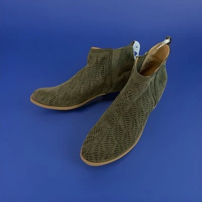 Report Kettlecorn Olive Green Suede Cutout Ankle High Wedge Heel Bootie Sz 11 - Image 1 of 4