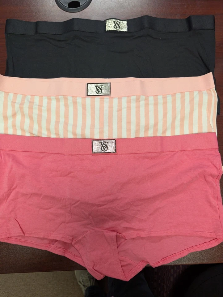 Victoria's Secret Panty Lote de 3 Logo Algodón Brillo Parche Niño Panty XXL NUEVO CON ETIQUETAS Foto 1 de 4