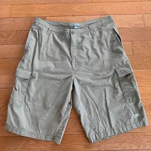 VINTAGE Nike Cargo Shorts Men XL Khaki Outdoor Walk Hike Y2K Retro Pockets - Picture 1 of 9