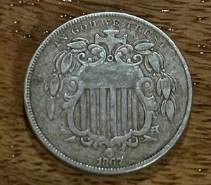Moneda tipo 2 años 1867 con rayos, escudo níquel, en estado bastante bueno, escasa. - Imagen 1 de 8