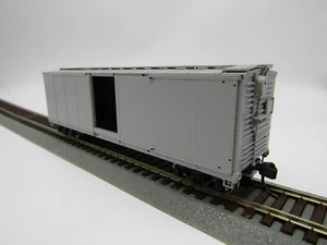 Atlas HO USRA Steel Rebuilt Box Car - Undec (7-8 End)(8-Panel)(Standard Sill) - Picture 1 of 2