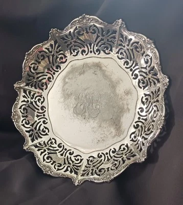 Antiguo cuenco con patas grandes perforado ornamentado Reed & Barton Foto 1 de 4