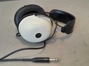 PIONEER SE-20A HEADPHONES - LINDARS RADIOS - Picture 1 of 3