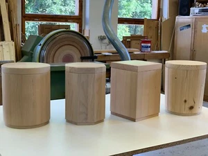 Urnen,Waldfriedhof, Urne,Holzurnen,Vollholzurnen,Urnen Waldfriedhof, Friedwald - Bild 1 von 9