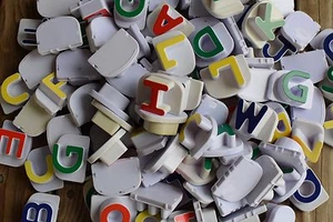 Leap Frog Fridge Phonics Replacement Magnetic CAPITAL Letters - Individual - Picture 1 of 5