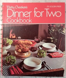 Betty Crocker's DINNER for TWO Cookbook Recipes Illustrated HC 160pp VTG 70s - Imagen 1 de 12