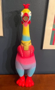 RIESIGER SCHREIENDER GUMMI HUHN UMARMT MICH 27" LUSTIGER GAG SAMMLERSTÜCK SPIELZEUG bunt - Bild 1 von 18