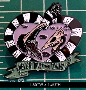 Beetlejuice: Pin esmaltado "Nunca confíes en los vivos" - Imagen 1 de 2