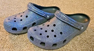 Paar Herren 9 Damen 11 Crocs dunkelgrau Glitzer Slipper Schuhe - Bild 1 von 9
