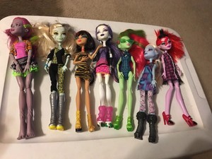 juguetes con andré monster high