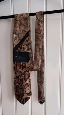 Corbata para hombre Fubu the Collection naranja marrón estampado piel de serpiente diseñador clásica Foto 1 de 3