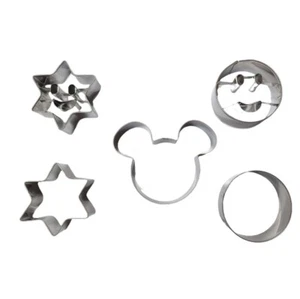 5 piezas Cortador de galletas de metal Molde de galletas Herramienta de modelado para hornear Sonrisa Mickey Star - Imagen 1 de 12