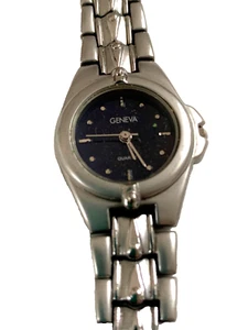 Reloj de cuarzo Geneva para dama de colección WR correa de eslabones de metal cepillado cara negra no probado - Imagen 1 de 9