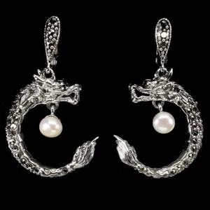 925 Plata Ley Redondo Color Crema Perla Blanca 6mm Marcasita Dragón Pendientes - Imagen 1 de 10